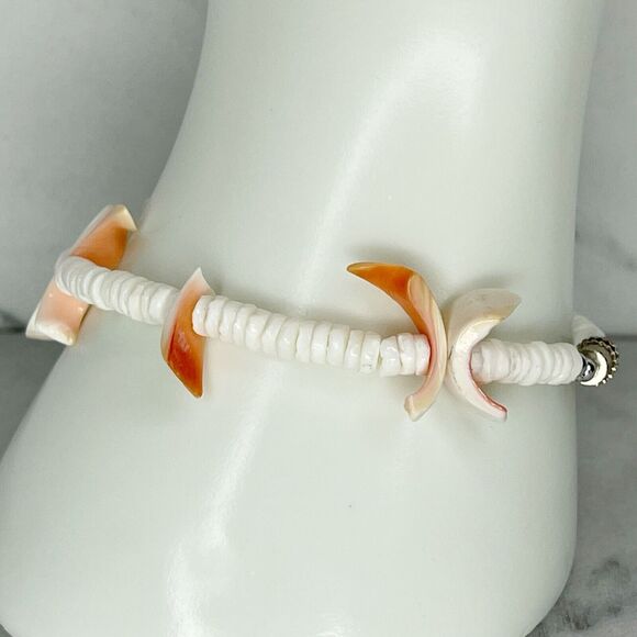 White Chip Shell Beaded Bracelet - Picture 9 of 9